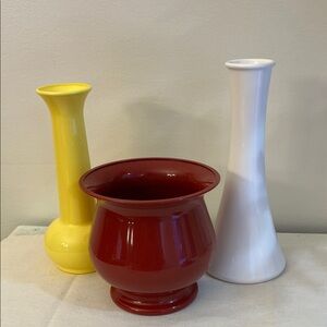 Mid Century Modern Vintage Plastic Vase Set of 3`